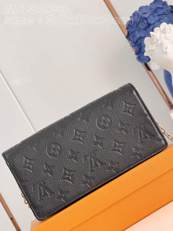 HOT SALE LOUIS VUITTON Wallet On Chain Lily