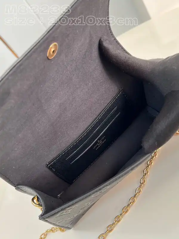 LOUIS VUITTON Wallet On Chain Lily