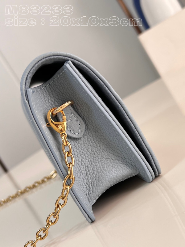 HOT SALE LOUIS VUITTON Wallet On Chain Lily