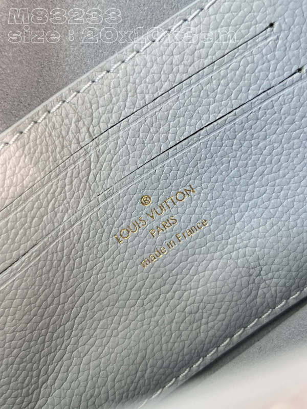 HOT SALE LOUIS VUITTON Wallet On Chain Lily