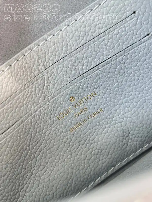 Cheap LOUIS VUITTON Wallet On Chain Lily