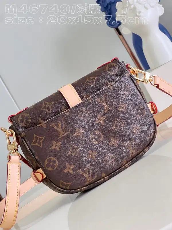 First bag ru LOUIS VUITTON Saumur BB