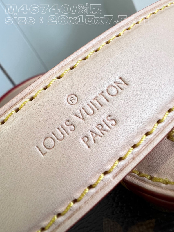 LOUIS VUITTON Saumur BB