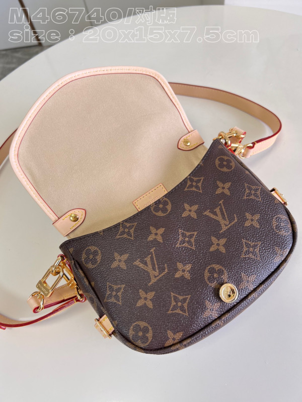 LOUIS VUITTON Saumur BB