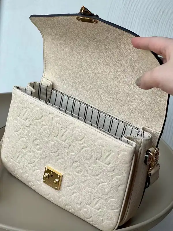 Cheap LOUIS VUITTON POCHETTE METIS EAST WEST