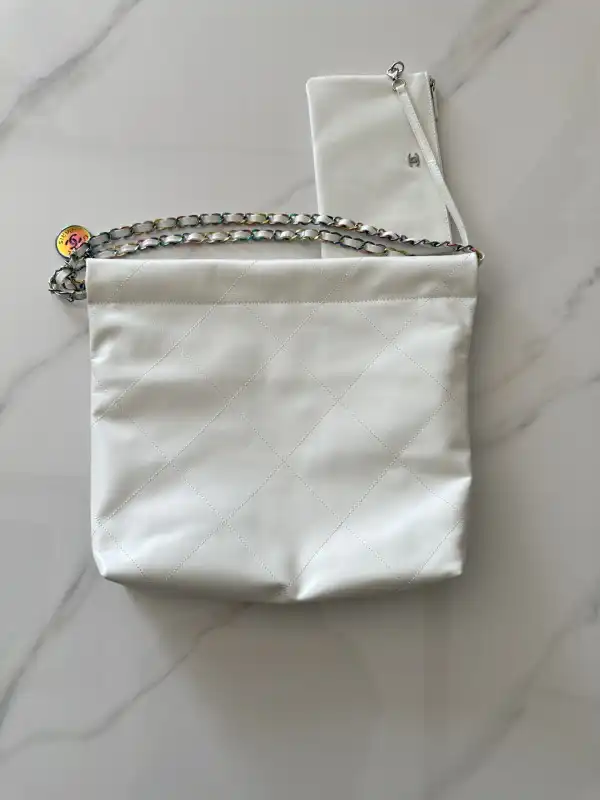 First bag ru CHANEL 22 SMALL HANDBAG