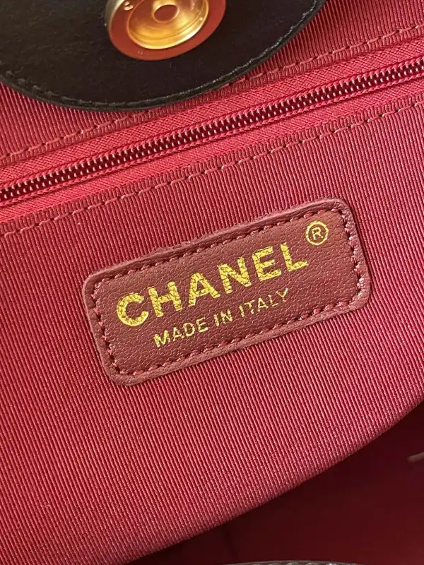 CHANEL TOTE BAG