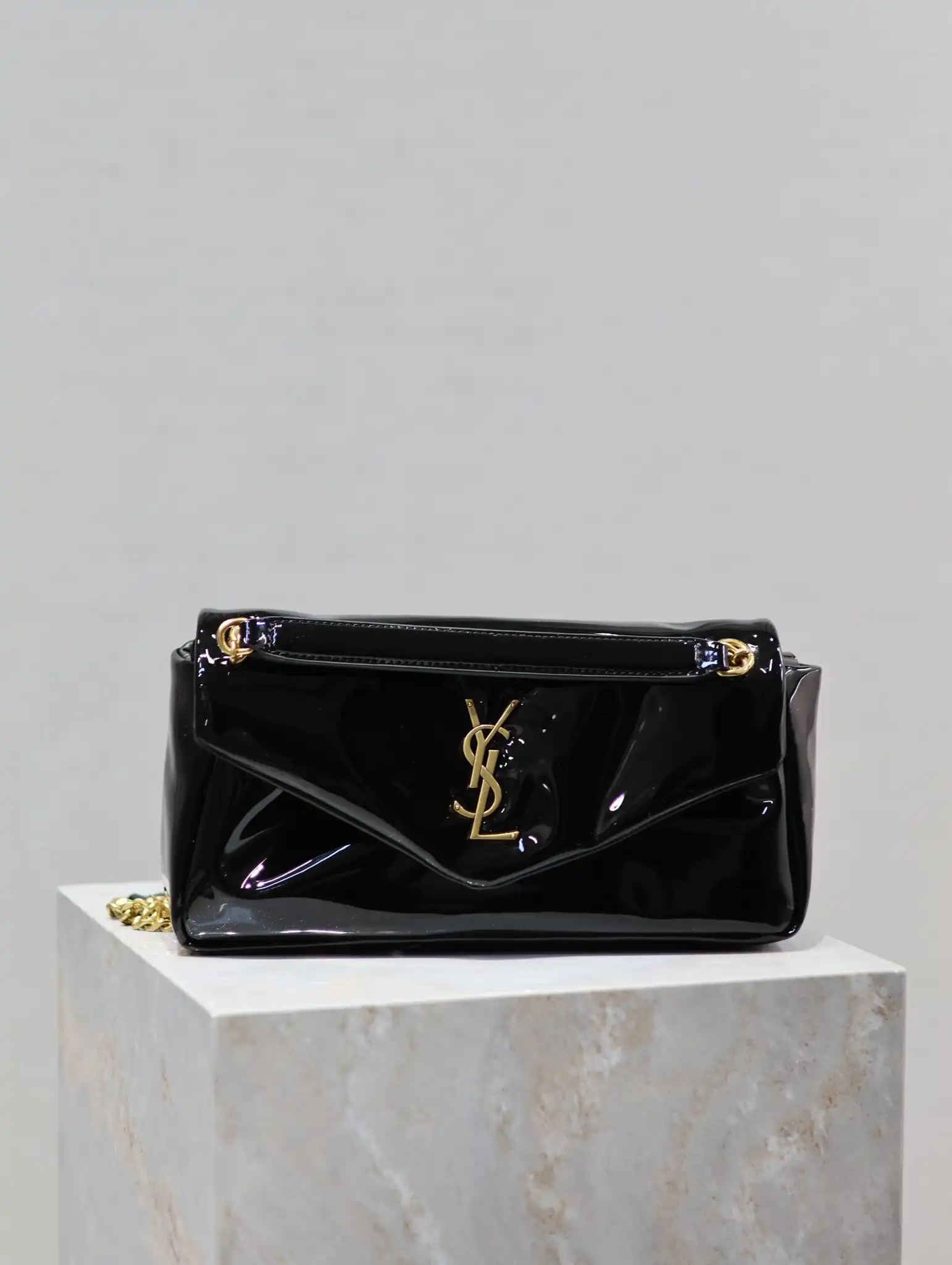 YSL CALYPSO IN PLUNGED LAMBSKIN