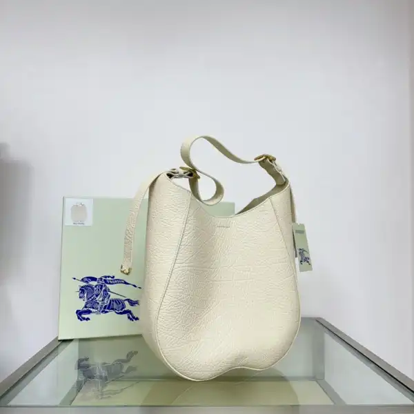 Bagsoffer yupoo BURBERRY Medium Chess Shoulder Bag