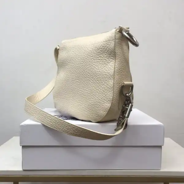 Bagsoffer BURBERRY Small Knight Bag-24*8*23cm