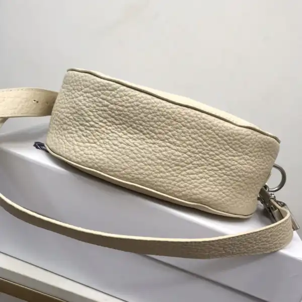 BURBERRY Small Knight Bag-24*8*23cm