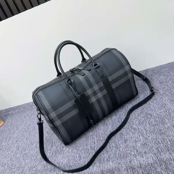 First Bag Ru BURBERRY Boston Holdall