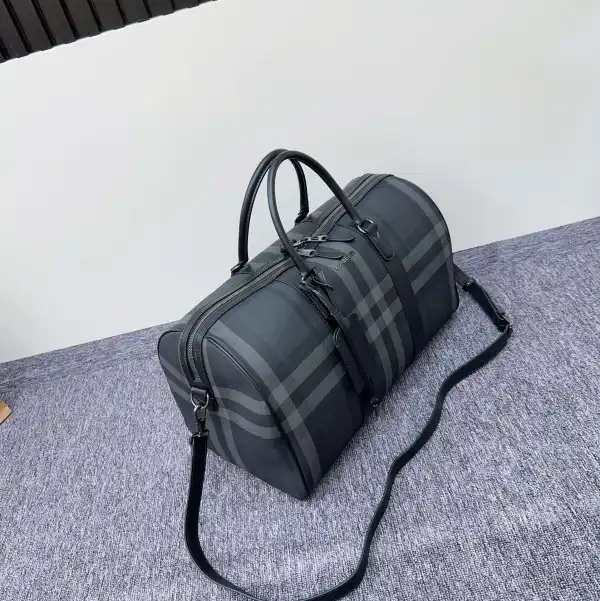 First Bag Ru BURBERRY Boston Holdall