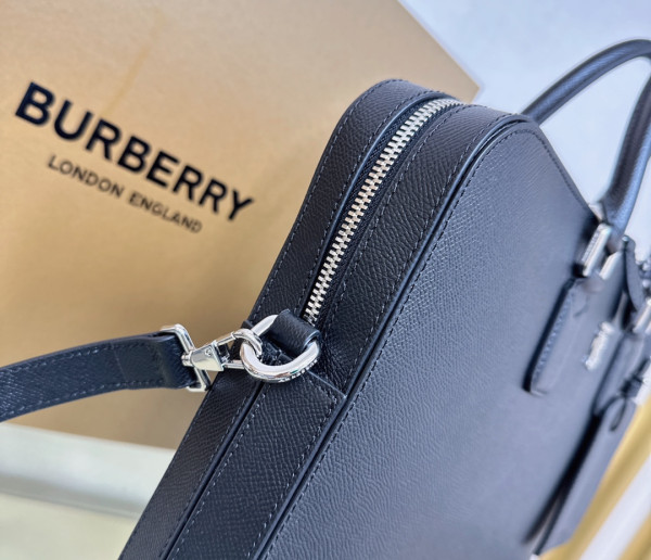 HOT SALE BURBERRY Slim Ainsworth Briefcase