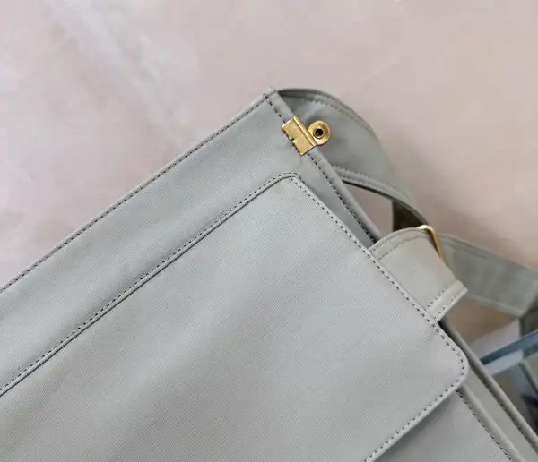 BURBERRY Trench Tote