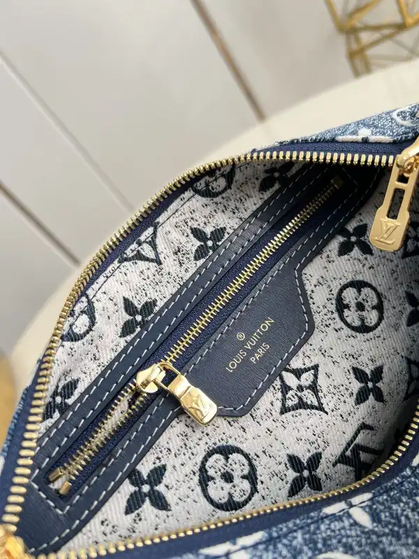 First bag ru Louis Vuitton SPEEDY 25