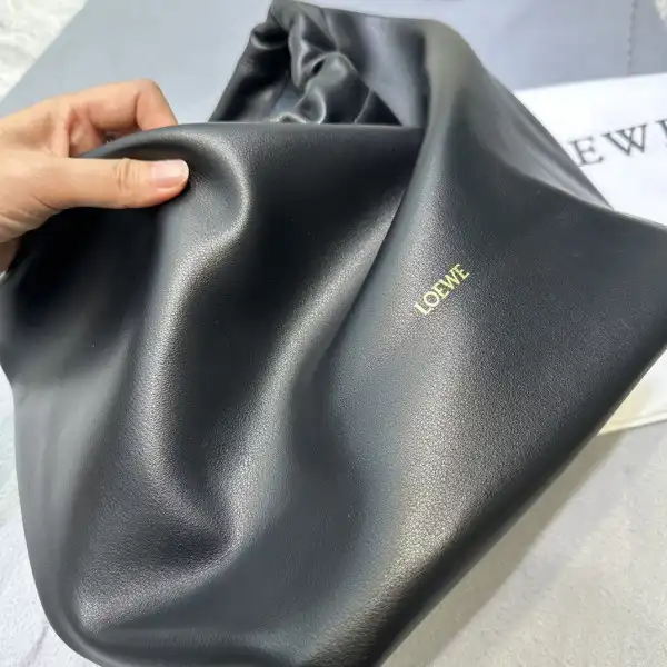 Lowee Small Squeeze bag in nappa lambskin-24*29*10.5cm