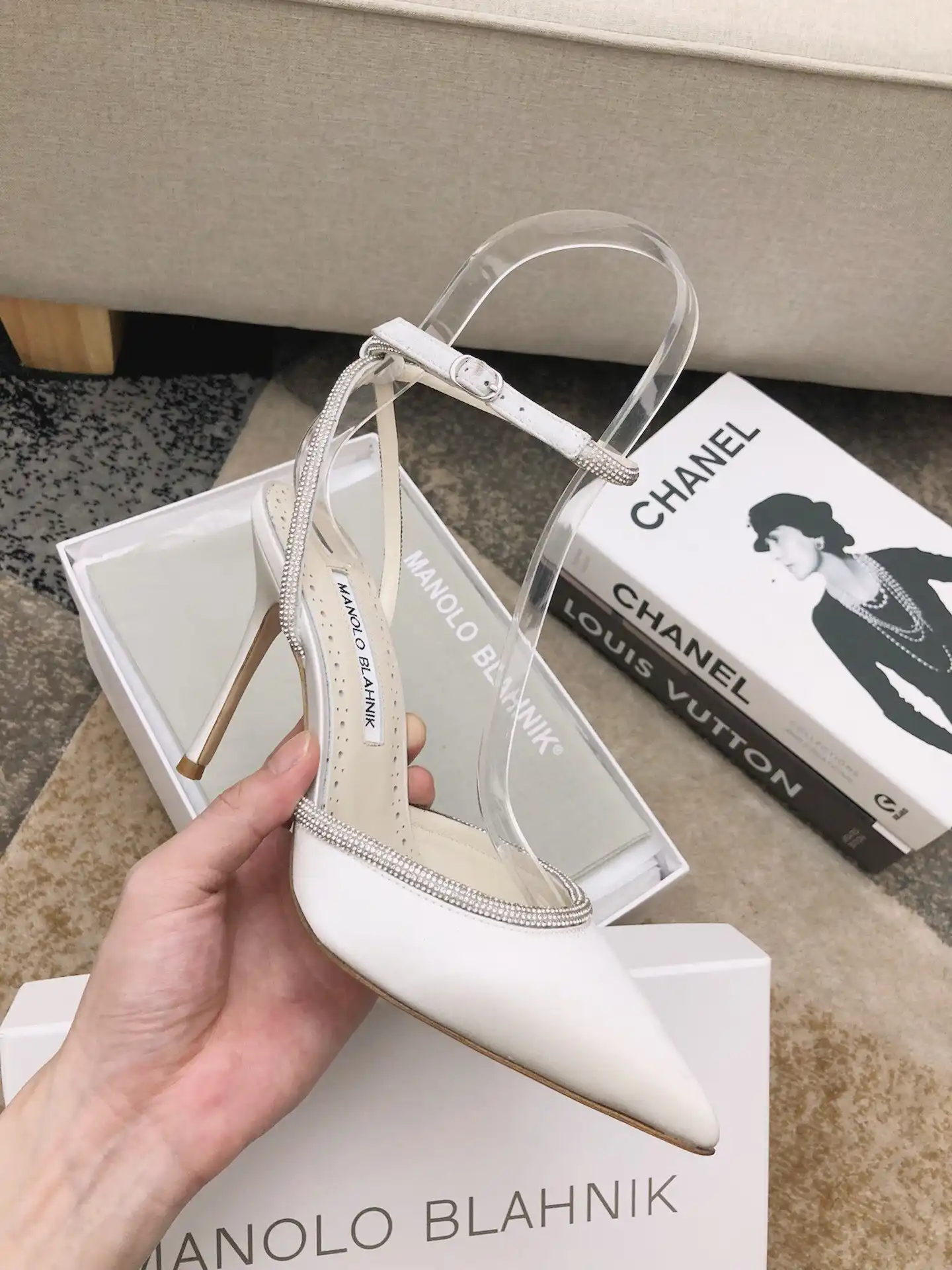 MANOLO BLAHNNIK PUMPS