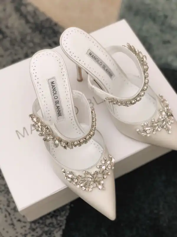 MANOLO BLAHNNIK SANDALS