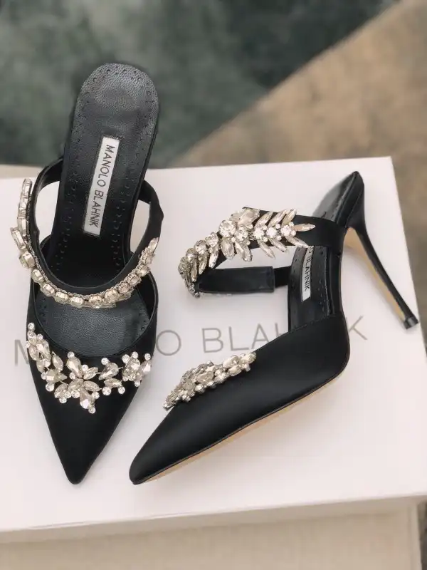 MANOLO BLAHNNIK SANDALS