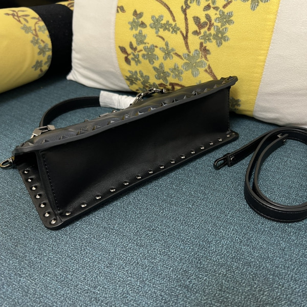 HOT SALE VALENTINO ROCKSTUD PADDED NAPPA HANDBAG