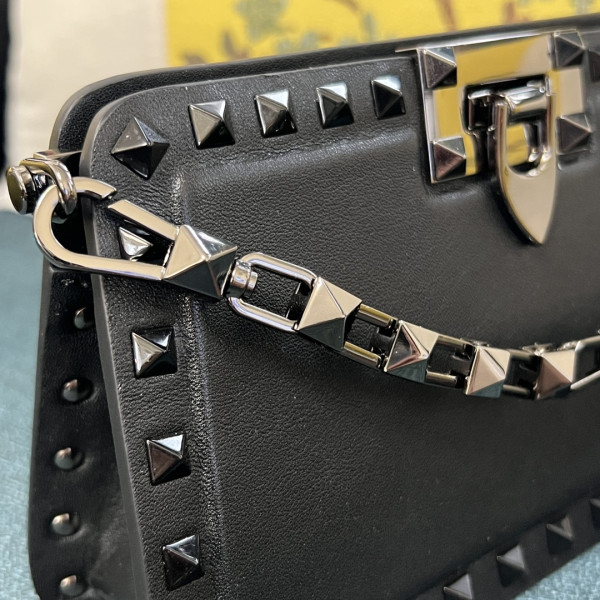 HOT SALE VALENTINO ROCKSTUD CALFSKIN CLUTCH