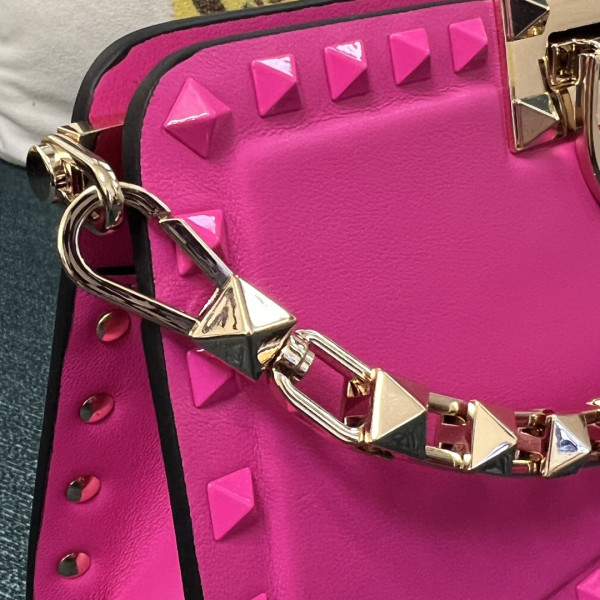 HOT SALE VALENTINO ROCKSTUD CALFSKIN CLUTCH