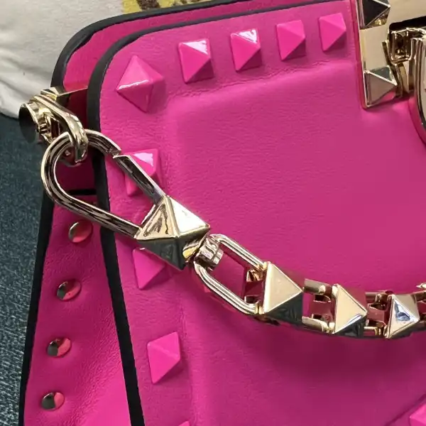 VALENTINO ROCKSTUD CALFSKIN CHANELUTCH