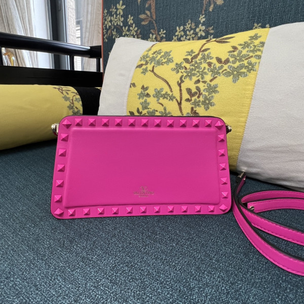 HOT SALE VALENTINO ROCKSTUD CALFSKIN CLUTCH