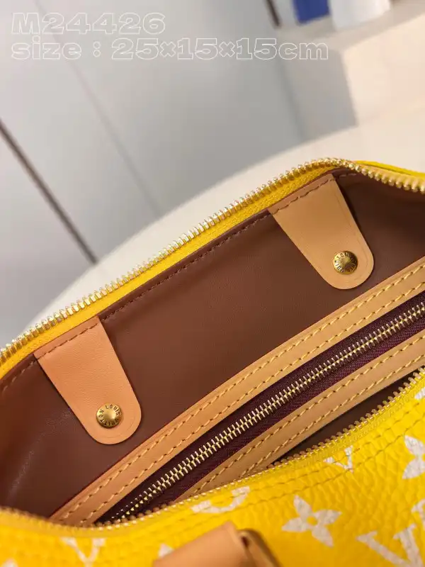 First Bag Ru LOUIS VUITTON  Speedy P9 Bandoulière 25