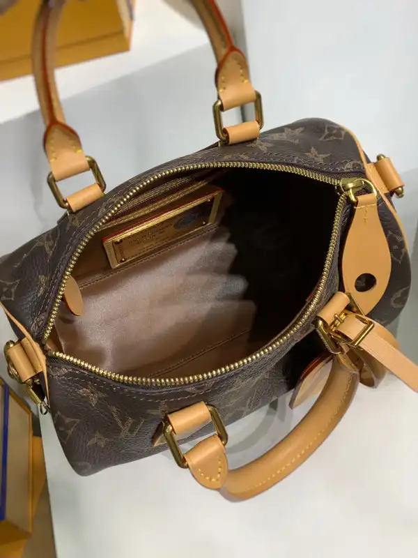 LOUIS VUITTON  Speedy P9 Bandoulière 25