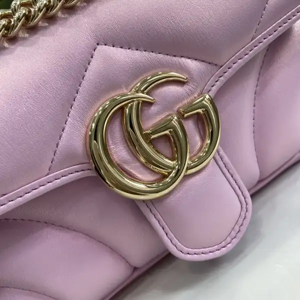 GUCCI GG Marmont 22CM