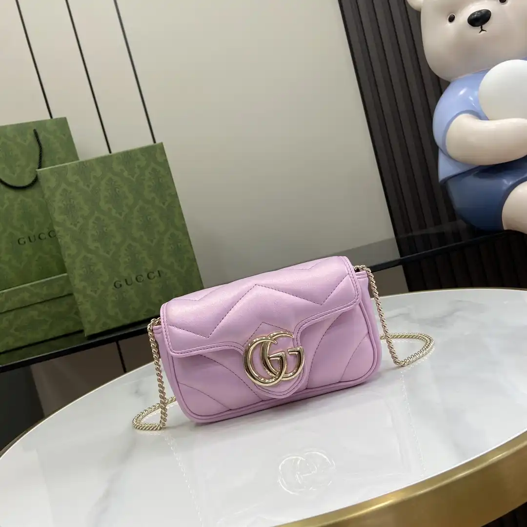 GUCCI GG Marmont super mini bag