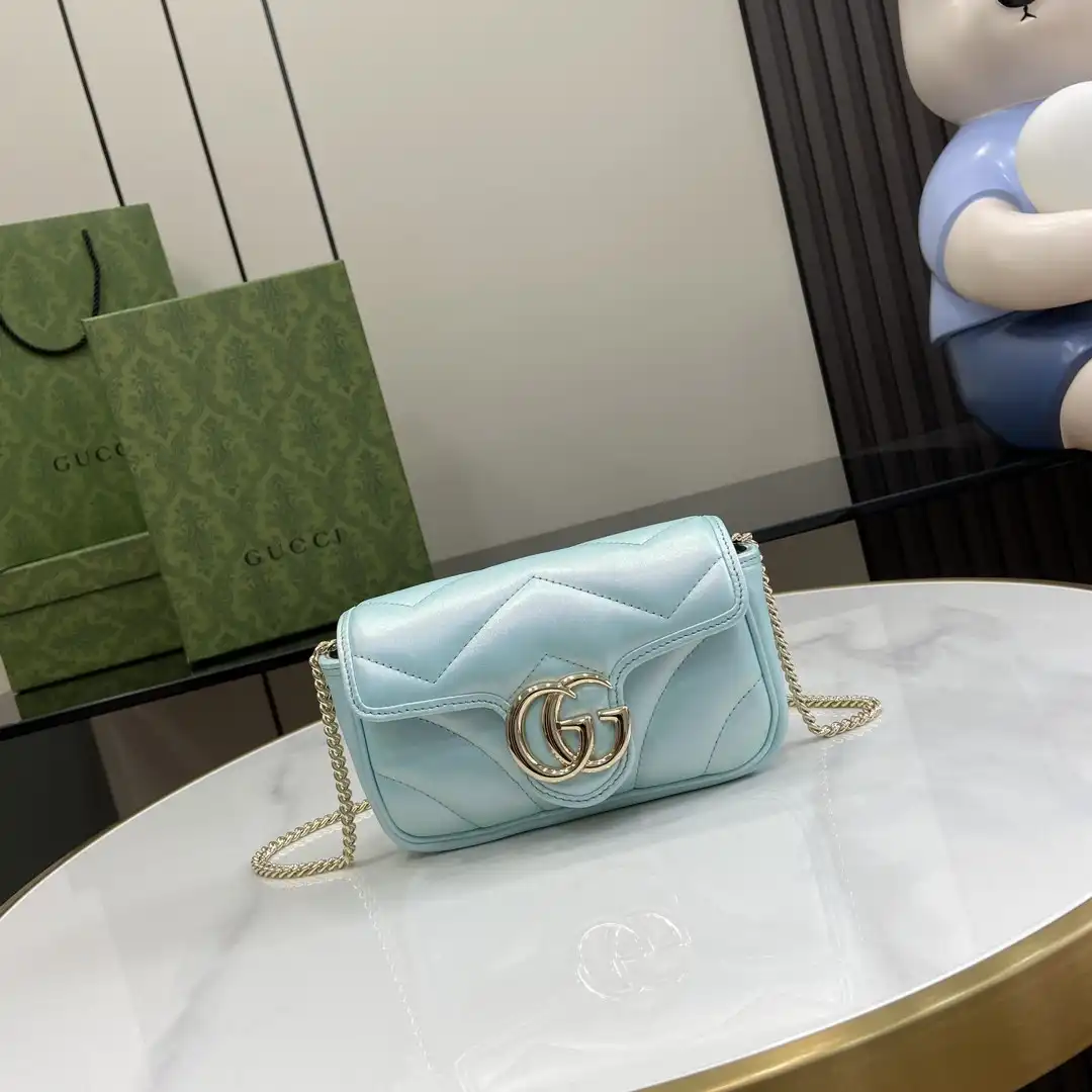 GUCCI GG Marmont super mini bag