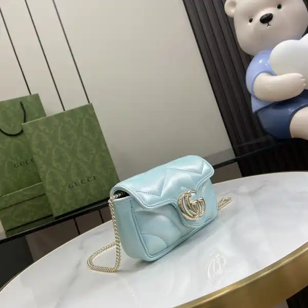 GUCCI GG Marmont super mini bag