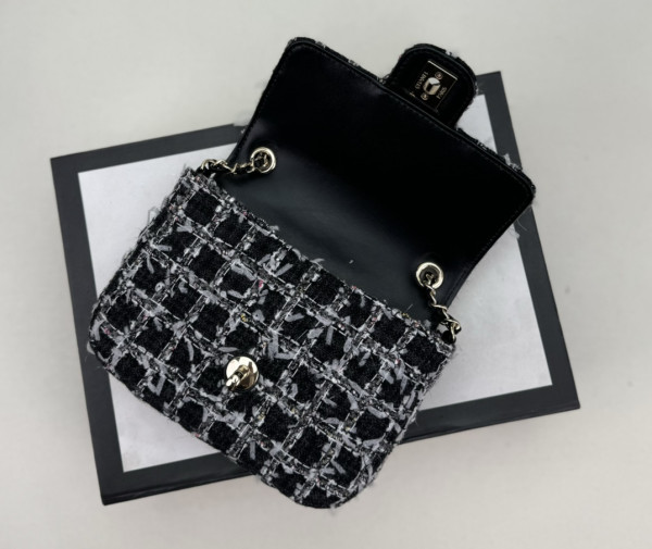 CL MINI FLAP BAG