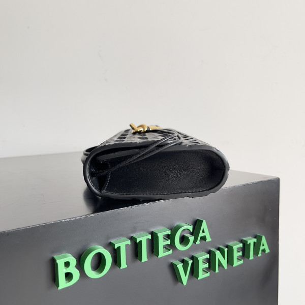 BOTTEGA VENETA Long Clutch Andiamo With Handle