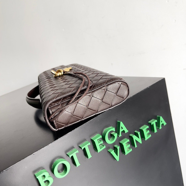 HOT SALE BOTTEGA VENETA Long Clutch Andiamo With Handle