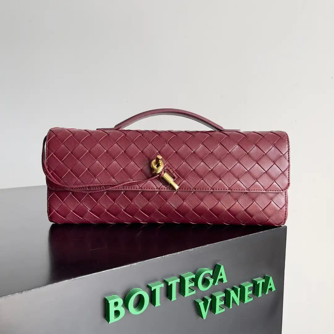 First bag ru BOTTEGA VENETA Long CHANELutch Andiamo With Handle