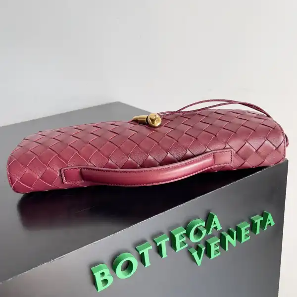 First bag ru BOTTEGA VENETA Long CHANELutch Andiamo With Handle