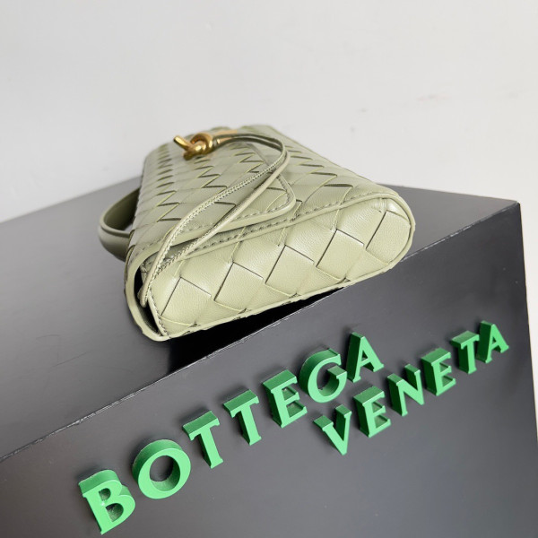 HOT SALE BOTTEGA VENETA Long Clutch Andiamo With Handle