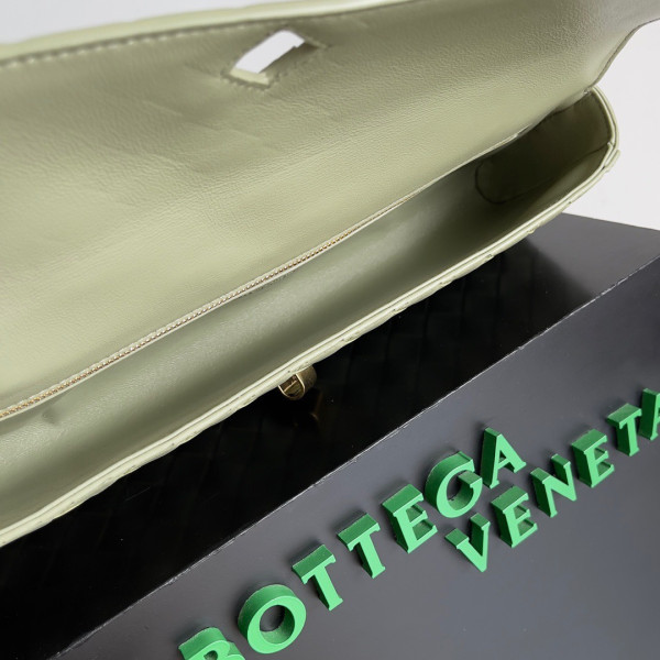 HOT SALE BOTTEGA VENETA Long Clutch Andiamo With Handle