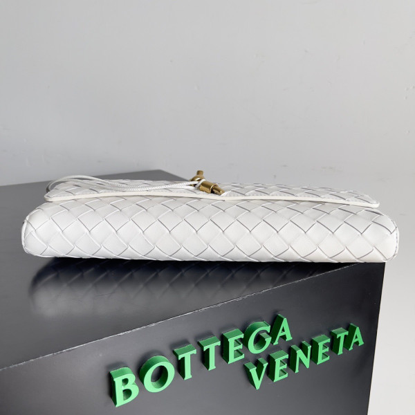 HOT SALE BOTTEGA VENETA Long Clutch Andiamo With Handle