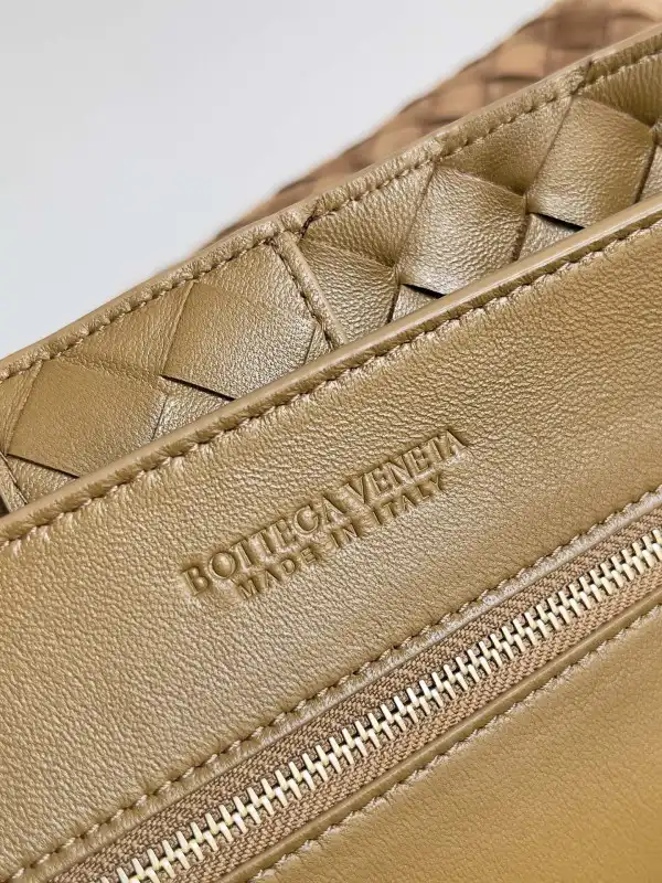 BOTTEGA VENETA LARGE Andiamo