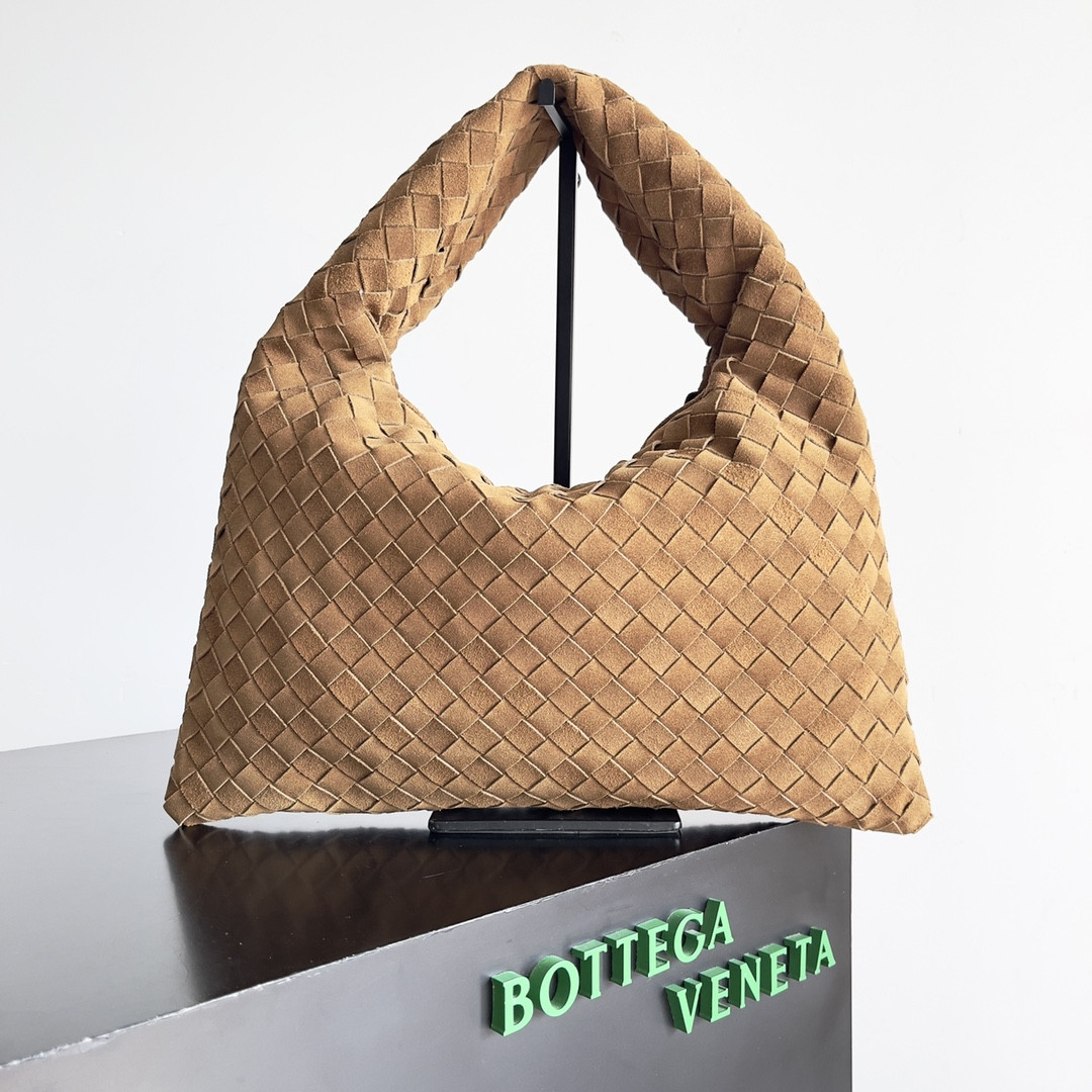 HOT SALE BOTTEGA VENETA medium Hop