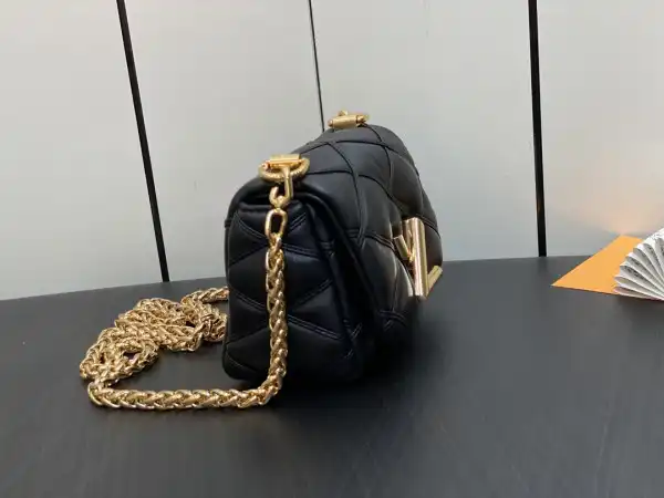 First bag ru LOUIS VUITTON Pico GO-14-15*10*6.5cm