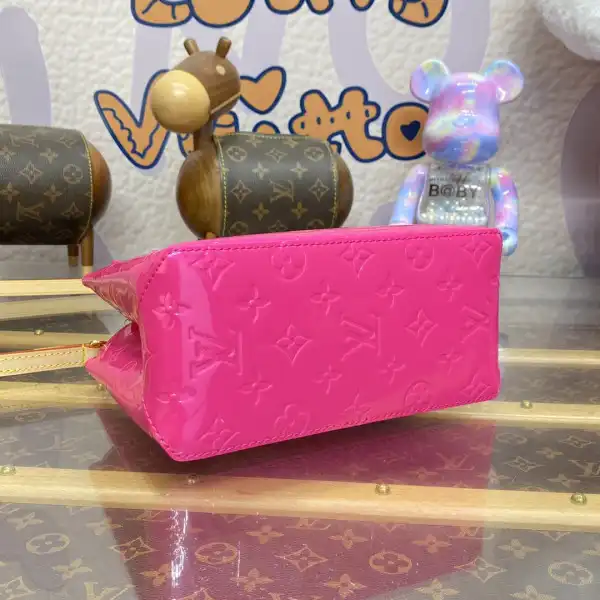 Affordable LOUIS VUITTON Reade PM