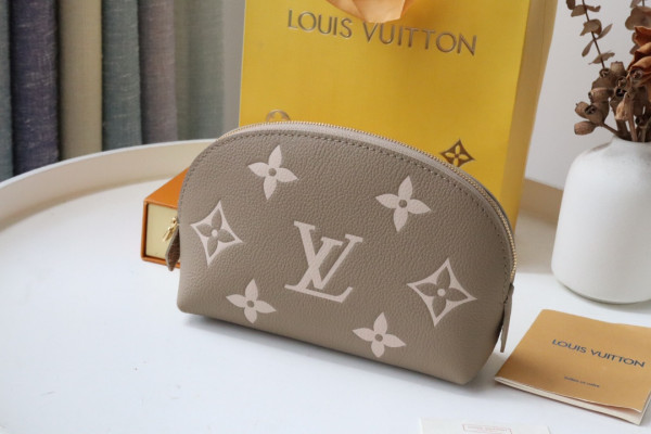 HOT SALE Louis Vuitton COSMETIC POUCH