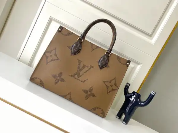 LOUIS VUITTON ONTHEGO MM