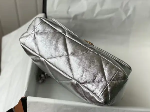 CHANEL 19 FLAP BAG